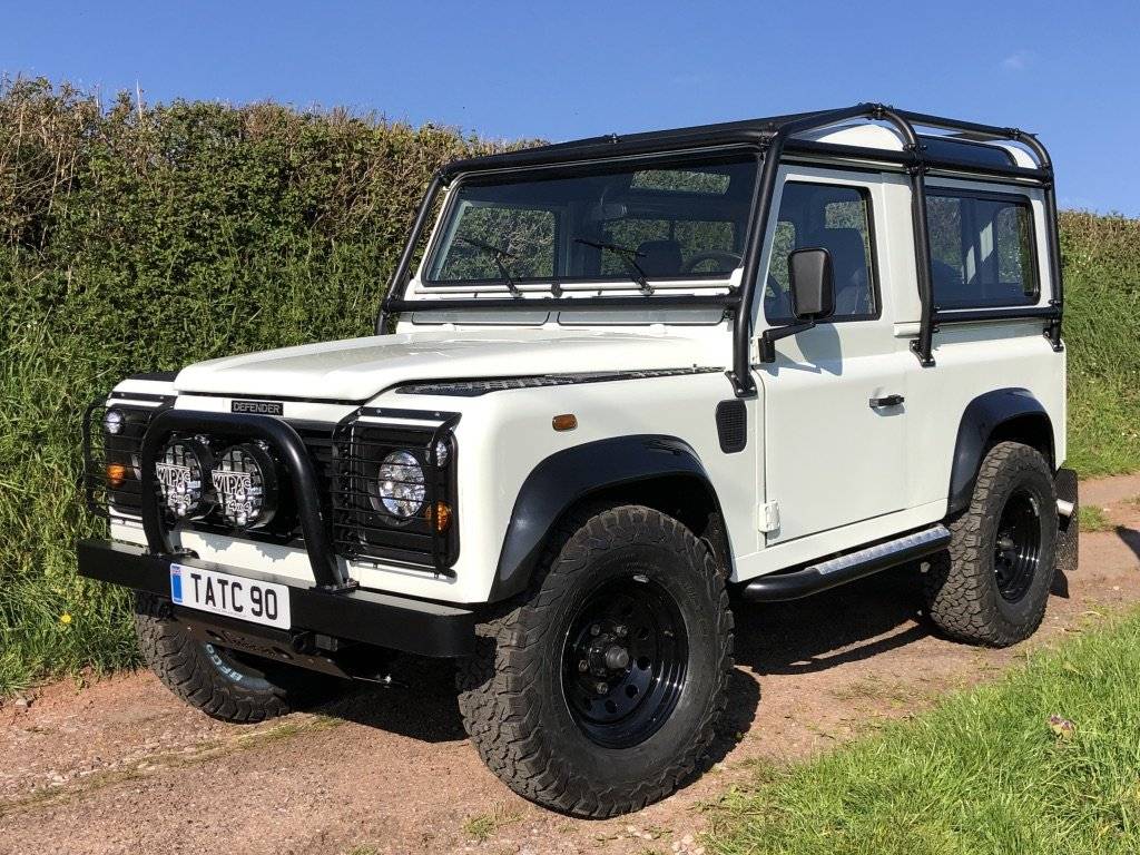 Landrover-Defender-90-LHD-Hard-Top-with-Roll-Cage-in-Arctic-White