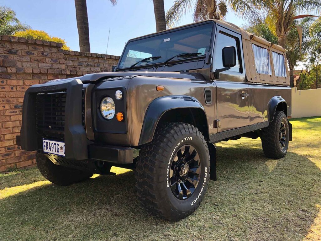 Defender 110 Beachcomber Nara Bronze | 10-Seater Classic 4x4