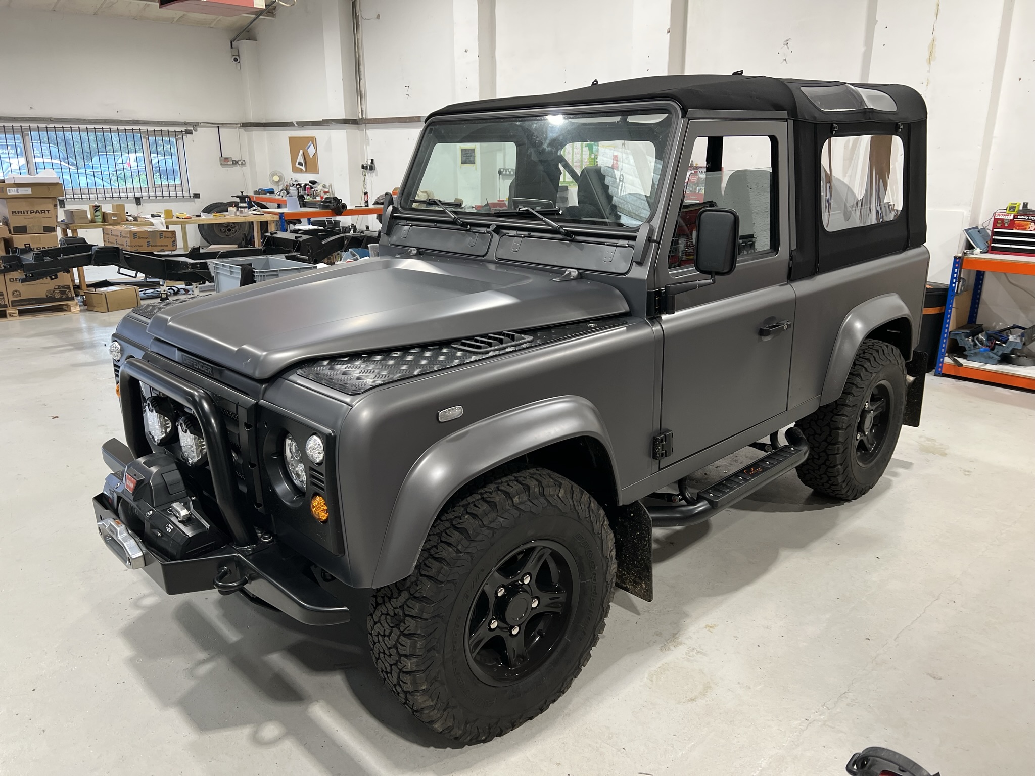 customized-land-rover-defender-1