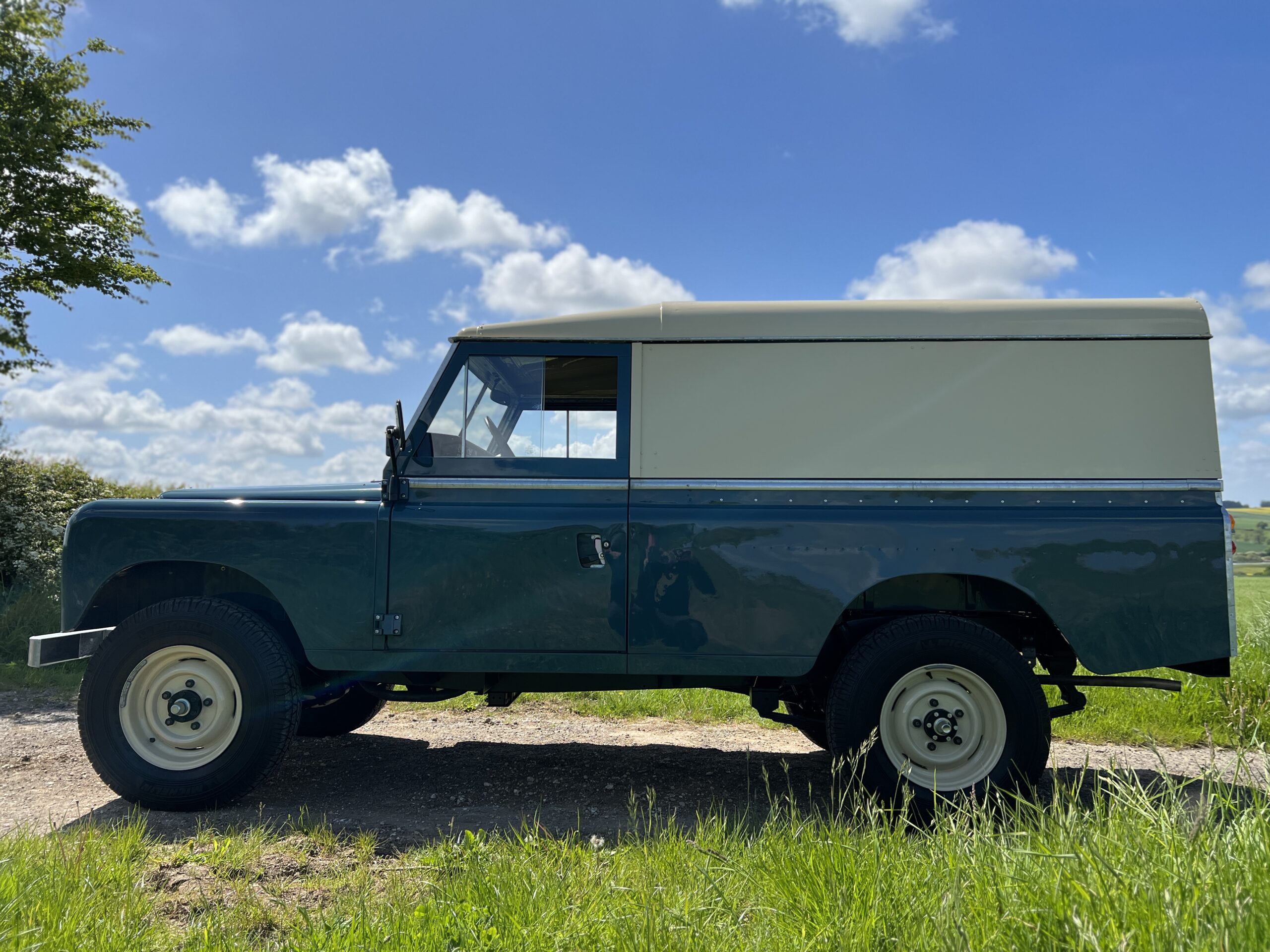 landrover-defender-2