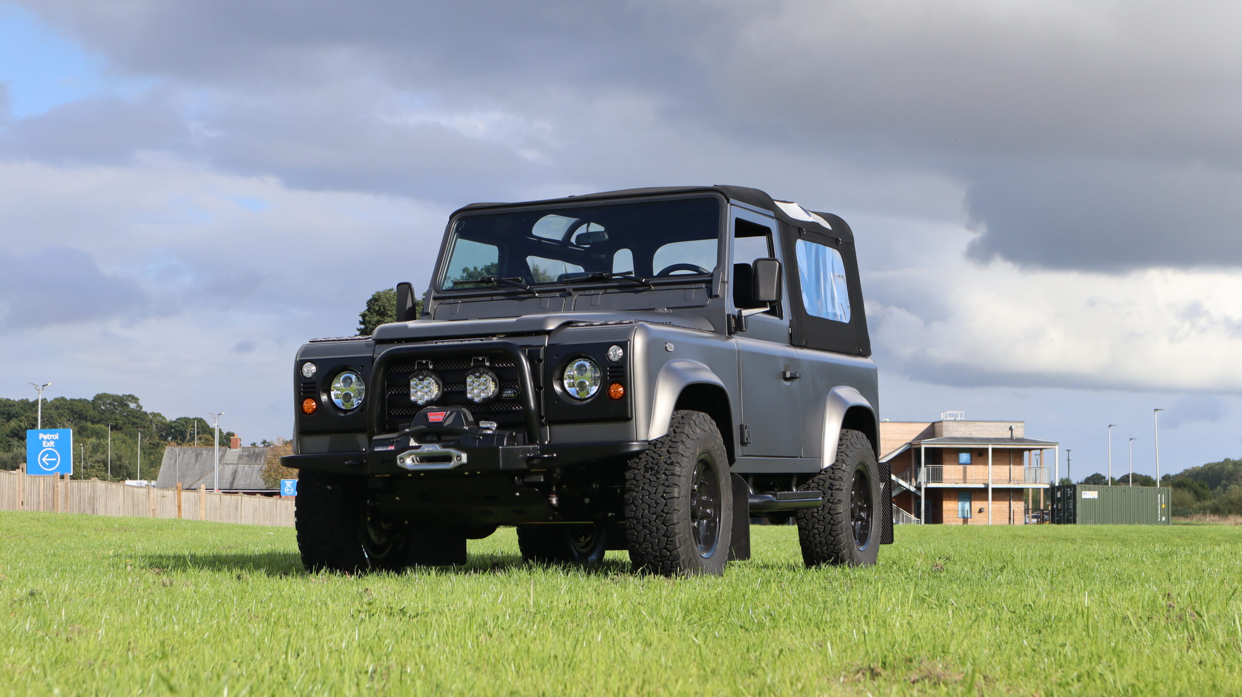 defender-90-softtop-1