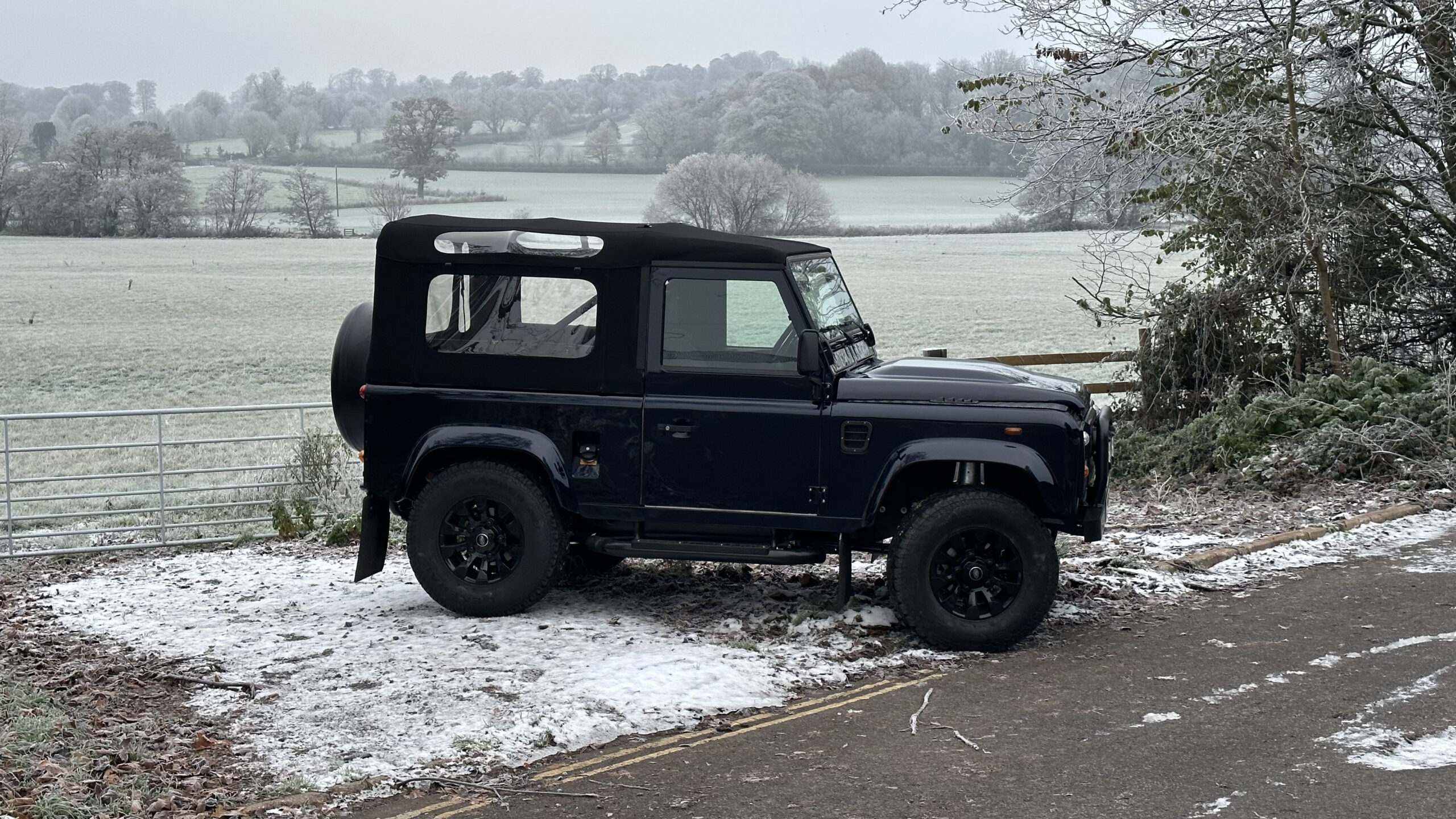 land-rover-defender-90