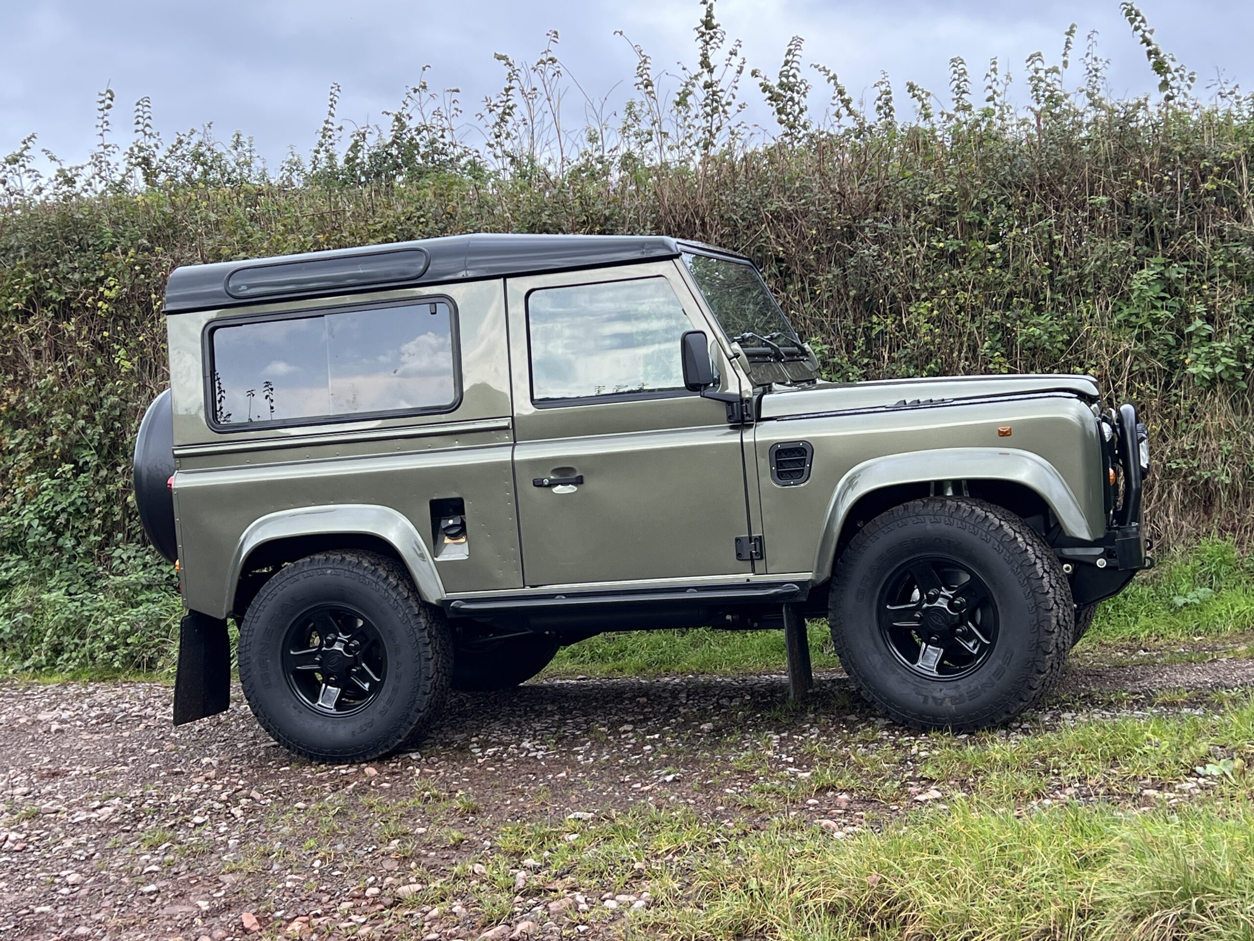 vintage land rover